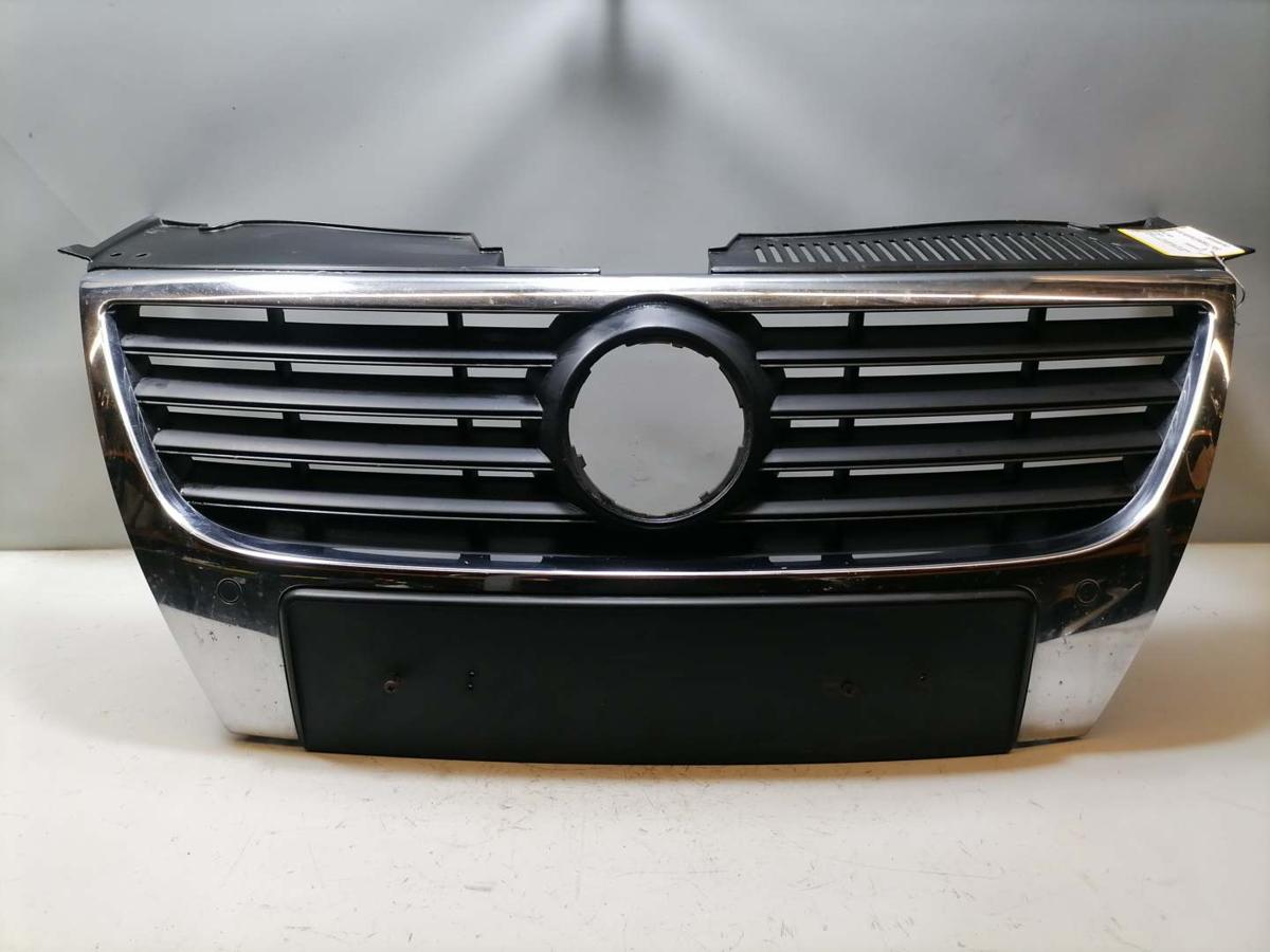 VW Passat 3C original K&uuml;hlergril f&uuml;r Fahrzeuge mit Parkhilfe PDC Bj.2009